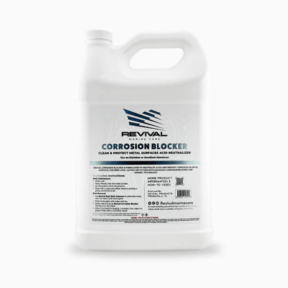 Protector Revival Corrosion Blocker aplicado en herrajes metálicos de embarcación