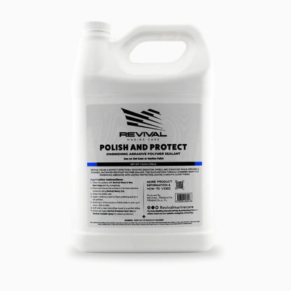 Revival Polish & Protect dando brillo y protección al gelcoat marino